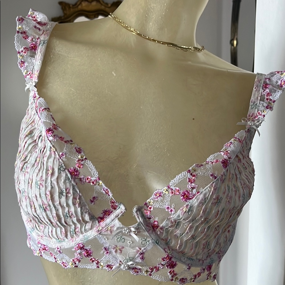 Stunning For Love And Lemons Floral Lace Bra